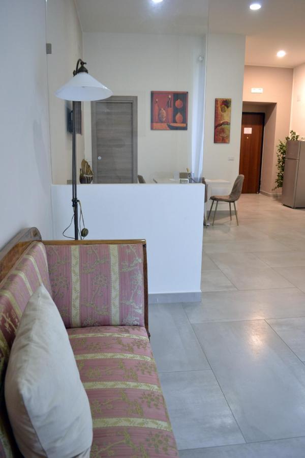 questo rinascimento CASA BRIGITTE Napoli Esterno foto