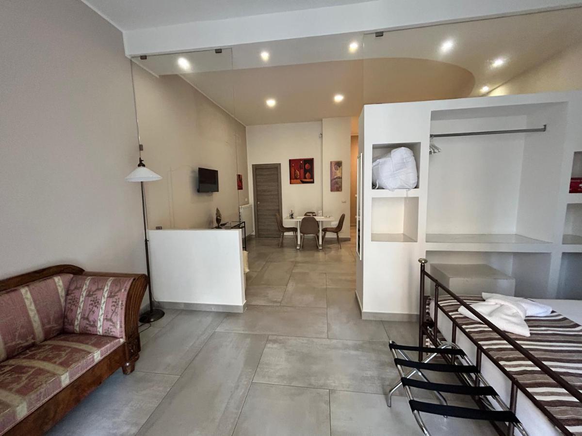 questo rinascimento CASA BRIGITTE Napoli Esterno foto